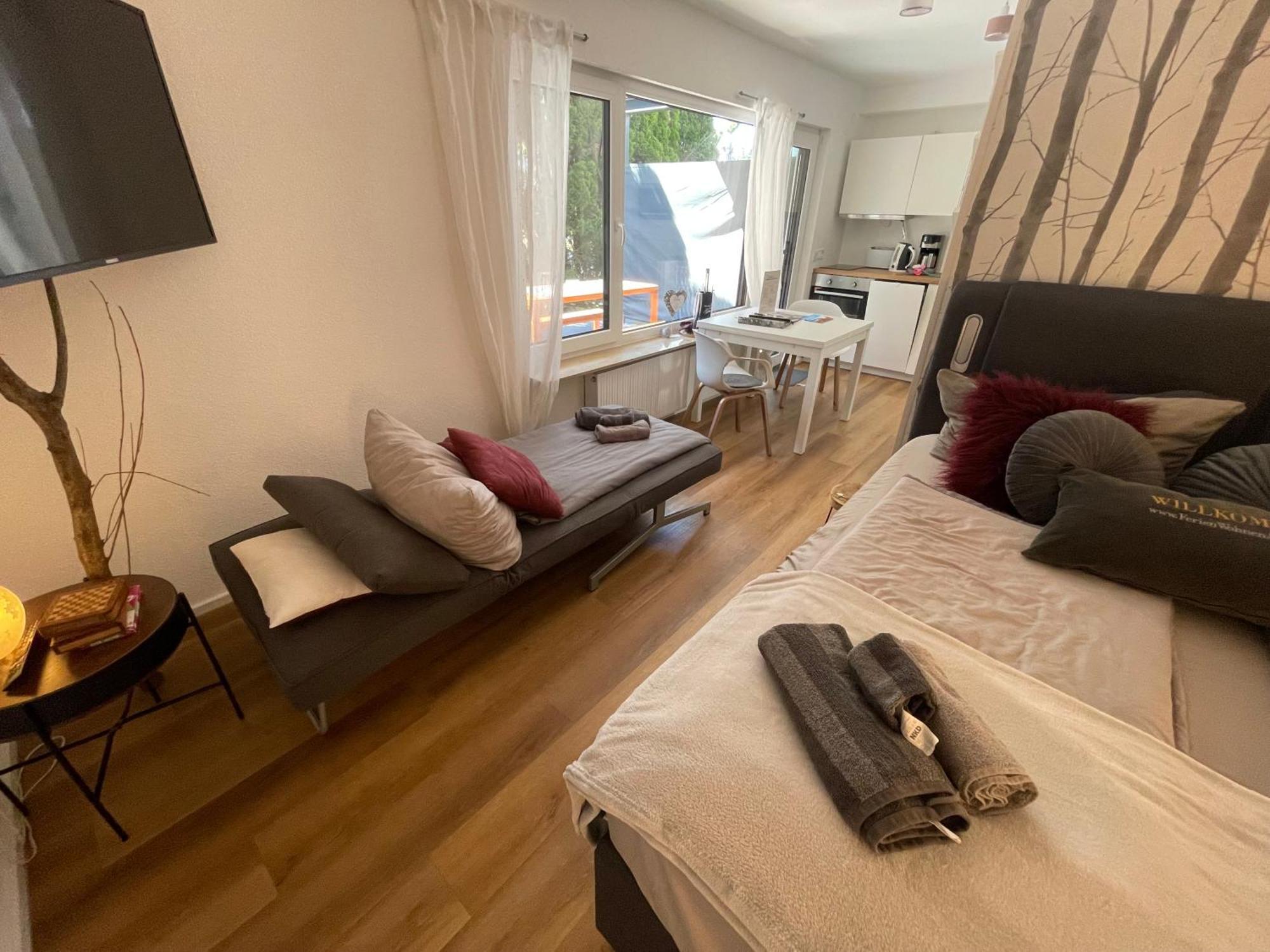 Rosmarin - Kuschelige Fewo - Romantik & Entspannung Im Whirlpool Auf Privater Terrasse, Ruhe & Hund Willkommen - By Ferienwohnenamsee - Uberlingen Buitenkant foto